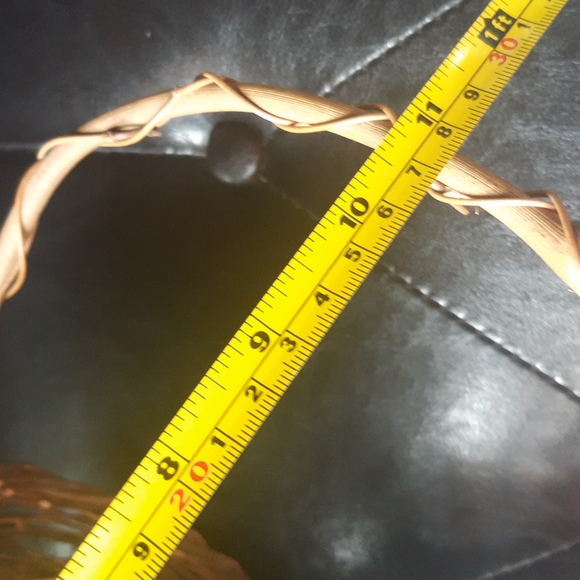 Wicket Basket Circle with Handle - Picture 13 of 14